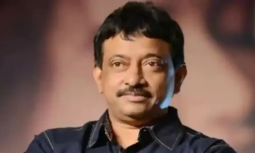 మొన్న సిగరెట్.. ఇవాళ మందు ఆర్జీవీ ట్వీట్ వైరల్ మొన్న సిగరెట్.. ఇవాళ మందు ఆర్జీవీ ట్వీట్ వైరల్