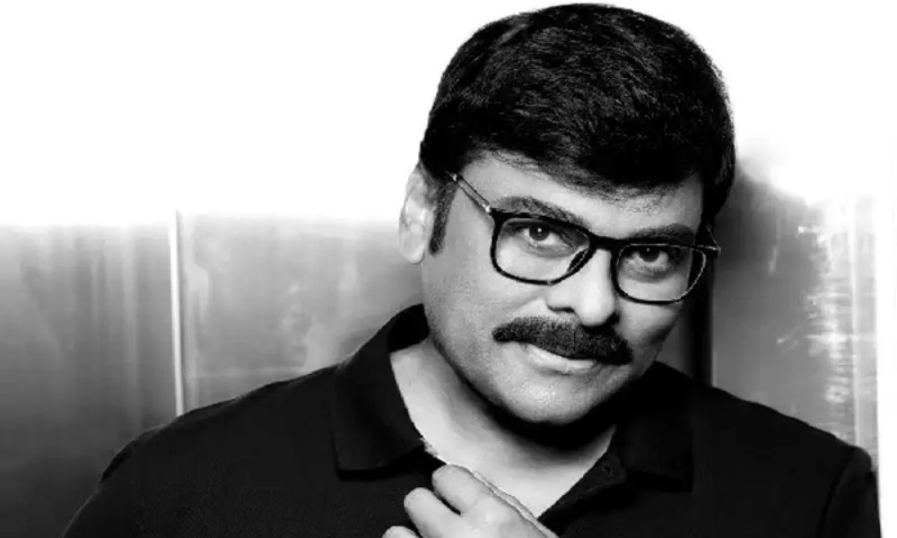 రేపు చెప్తా అంటూ ఫ్యాన్ ని సస్పెన్స్‌లో పెట్టిన చిరు! | Megastar