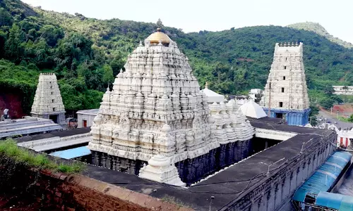 సింహాచలం ఇన్‌చార్జ్ ప్రధాన అర్చకుడి సస్పెండ్