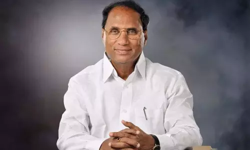 కోడెల సెల్ ఫోన్ ఏమైనట్లు! వైసీపీ ఎమ్మెల్యే సంచలన ట్వీట్ కోడెల సెల్ ఫోన్ ఏమైనట్లు! వైసీపీ ఎమ్మెల్యే సంచలన ట్వీట్