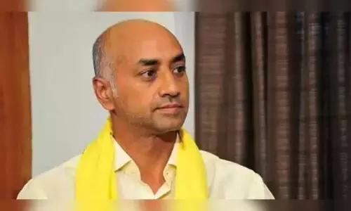 టీడీపీ ఎంపీ దాతృత్వం.. కరోనా అదుపులోకి వచ్చేవరకూ జీతం విరాళం టీడీపీ ఎంపీ దాతృత్వం.. కరోనా అదుపులోకి వచ్చేవరకూ జీతం విరాళం