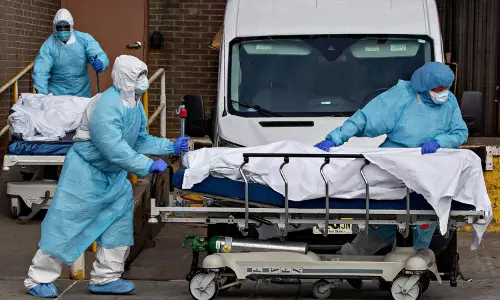 యుఎస్‌లో కనికరం లేకుండా ప్రాణాలు తీస్తున్న కరోనా