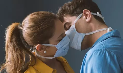 శృంగారం ద్వారా కరోనా వ్యాప్తి చెందుతుందా..? శృంగారం ద్వారా కరోనా వ్యాప్తి చెందుతుందా..?