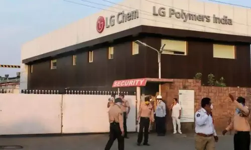 ప్రజల భద్రతే ముఖ్యం.. ఎల్‌జీ పాలిమర్స్‌ పై వెనక్కు తగ్గేది లేదు..ఏపీ మంత్రుల ప్రకటన