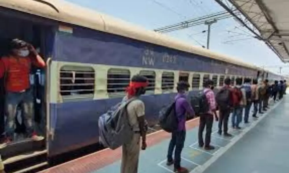 శ్రామిక రైళ్ల స్టాపుల్లో కీలక మార్పులు శ్రామిక రైళ్ల స్టాపుల్లో కీలక మార్పులు