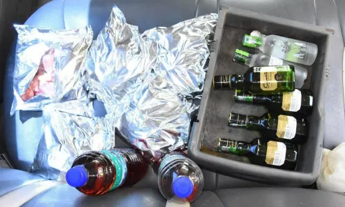 తిరుపతిలో భారీగా మద్యం, మాంసం కలకలం