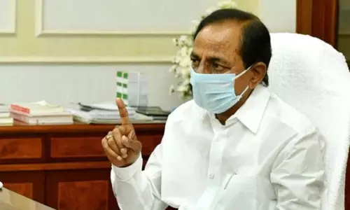 తెలంగాణ సర్కార్ కీలక నిర్ణయం.. ఇంటివద్దకే వైద్య సిబ్బంది..