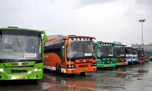 ఏపీకి ప్రత్యేక బస్సులు తాత్కాలికంగా వాయిదా