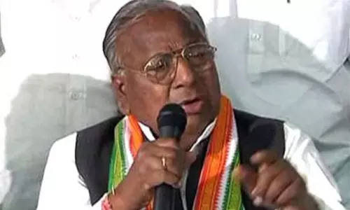 వలస కార్మికులకు న్యాయం జరగకపోతే ఆమరణ దీక్షకు సిద్ధం : విహెచ్