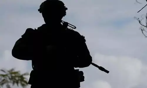 శ్రీనగర్‌లో ఉగ్రదాడి.. ఇద్దరు జవాన్ల మృతి