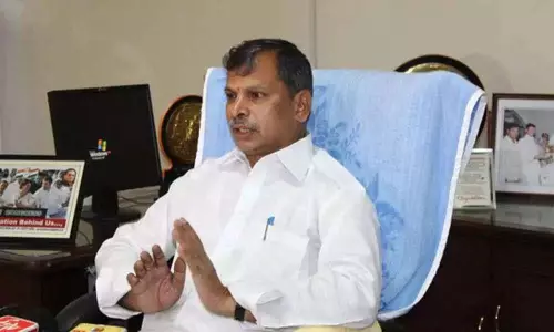 ఆ ఎనిమిది కార్పొరేషన్లు కేవలం ఉత్సవ విగ్రహాల్లా మిగిలిపోతాయి : తులసిరెడ్డి