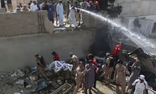 మేడే, మేడే, మేడే.. కరాచీ విమాన ప్రమాదంలో వెలుగులోకి పైలట్ సంభాషణ