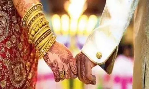 కరోనా ఎఫెక్ట్ ... స్పీడ్ పోస్టులో మంగళసూత్రం.. జూమ్ కాల్ లో వివాహ బంధం