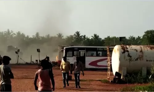 తూ.గో జిల్లాలో గ్యాస్ లీకేజీ కలకలం.. భయంతో ప్రజలు పరుగులు