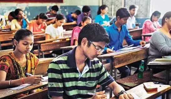 ఏపీలో పదో తరగతి పరీక్షలకు సన్నాహాలు ఏపీలో పదో తరగతి పరీక్షలకు సన్నాహాలు