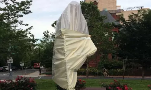 అమెరికా అల్ల‌ర్లు : మ‌హాత్మా గాంధీ విగ్ర‌హం ధ్వంసం