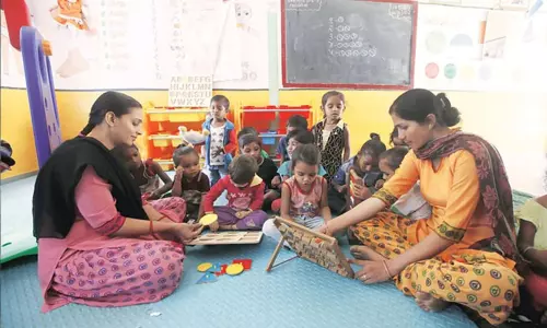 ప్రీ ప్రైమరీ స్కూల్స్ తరహాలో అంగన్వాడీలు.. ఏడాదికి 1,862 కోట్ల ఖర్చుకు వ్యయం ప్రీ ప్రైమరీ స్కూల్స్ తరహాలో అంగన్వాడీలు.. ఏడాదికి 1,862 కోట్ల ఖర్చుకు వ్యయం