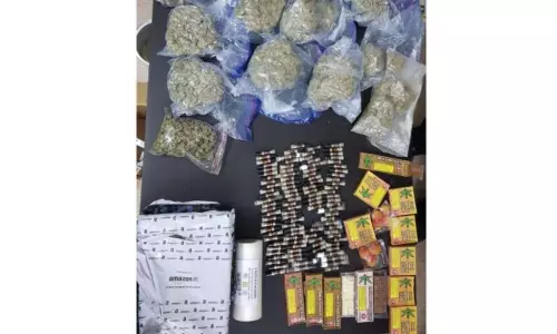 హైదరాబాద్లో గంజాయ్ మాఫియా.. యూత్ టార్గెట్గా నోరు తెరిచిన మాఫియా.. హైదరాబాద్లో గంజాయ్ మాఫియా.. యూత్ టార్గెట్గా నోరు తెరిచిన మాఫియా..