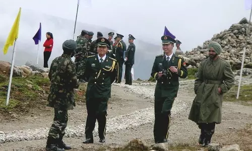 కొనసాగిస్తున్న ఇండియా-చైనా మిలటరీ కమాండర్ల చర్చలు