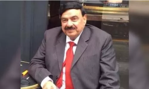 పాకిస్తాన్ మాజీ ప్రధాని, రైల్వే మంత్రికి కరోనావైరస్