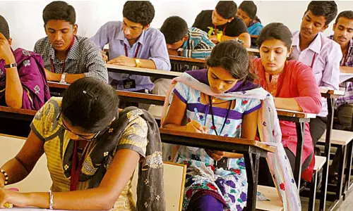 Education: ఒకే విధానంలో డిగ్రీ ఫీజులు: ఏపీ ప్రభుత్వం ప్రణాళికలు