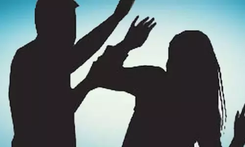 Karnataka: మాజీ ప్రేయసిపై యువకుడు దాడి