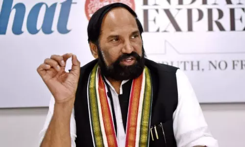 రేవంత్పై కౌంటర్లకు ఆ ఇద్దరికీ ఉత్తమ్ క్లాస్? రేవంత్పై కౌంటర్లకు ఆ ఇద్దరికీ ఉత్తమ్ క్లాస్?