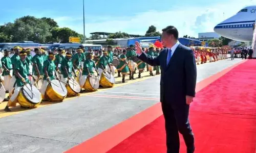 Coronavirus Updates: చైనా అధ్యక్షుడిపై కేసు.. సాక్షులుగా మోదీ, ట్రంప్‌