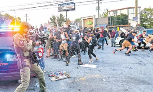 అమెరికాలో మరో నల్లజాతీయుడి హత్య.. పెరిగిన నిరసన జ్వాలలు