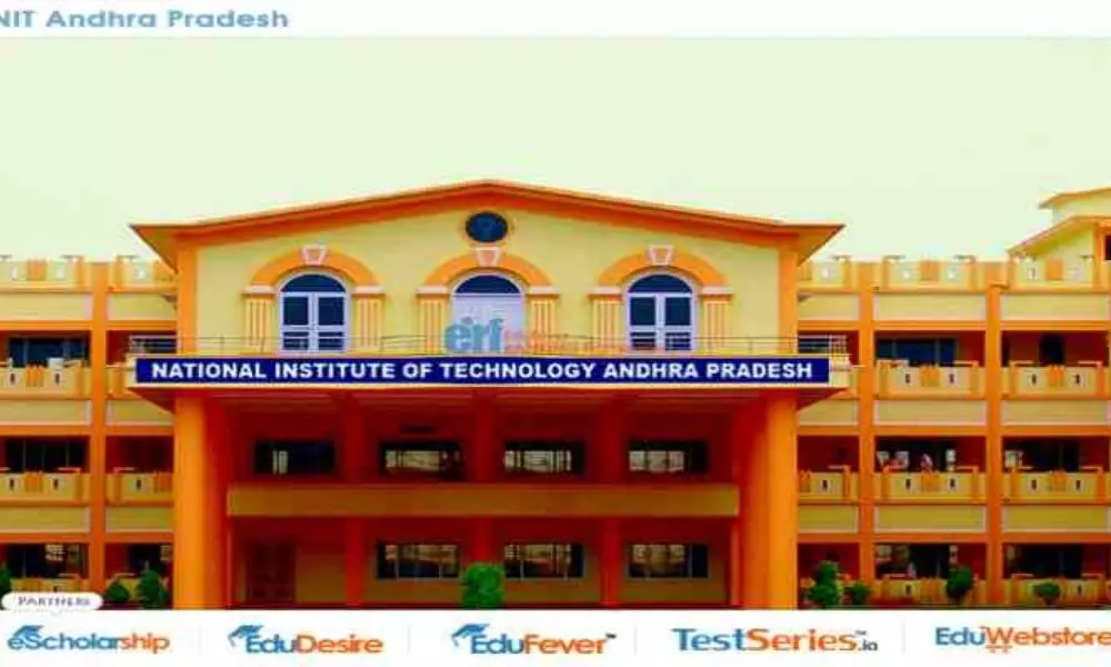 నిట్ విద్యార్థులకు ఆన్లైన్ పరీక్షలు.. మార్కులు కుదించిన యాజమాన్యం నిట్ విద్యార్థులకు ఆన్లైన్ పరీక్షలు.. మార్కులు కుదించిన యాజమాన్యం