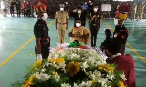 వీరుడికి వందనం: నేడు సూర్యాపేటలో అంత్యక్రియలు