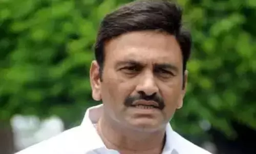 ఎంపీ రఘురామకృష్ణంరాజుకు షోకాజ్ నోటీసు ఇచ్చిన వైసీపీ