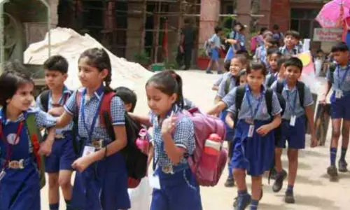 ఏపీలో ప్రైవేటు విద్యాసంస్థలకు ప్రభుత్వం సీరియస్ వార్నింగ్.. అలా చేస్తే గుర్తింపు రద్దు