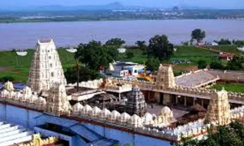 Bhadrachalam Ramalayam: దేవుని పేరిట మోసం..సామాన్యులను వదలని సైబర్ నేరగాళ్లు..