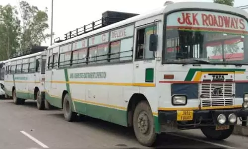 పాకిస్తాన్ లో చిక్కుకున్న 250 మంది భారతీయుల తరలింపు