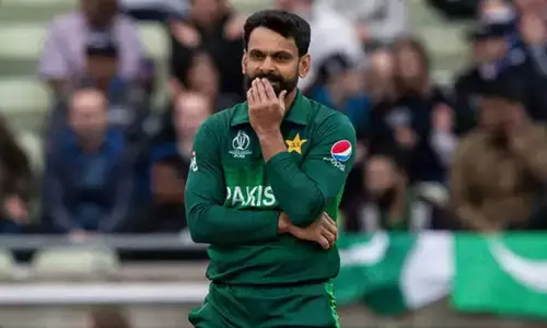 Former Pakistan Skipper Mohammad Hafeez: పాక్ క్రికెట్‌లో కరోనాటెస్టుల గందరగోళం.. హఫీజ్‌కి పాజిటివ్, నెగటివ్ మళ్లీ పాజిటివ్