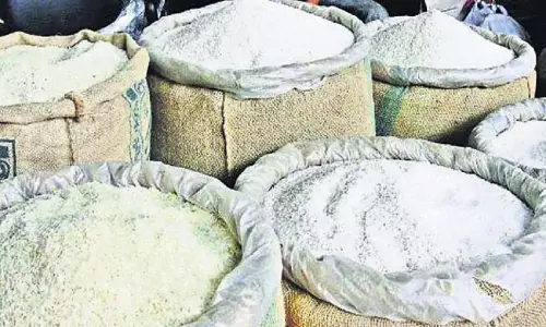 Free Rice Distribution Demand: మరో 3 నెలలు ఉచిత బియ్యం పంపిణీ చేయాలి..రాష్ట్రాల నుంచి డిమాండ్‌..