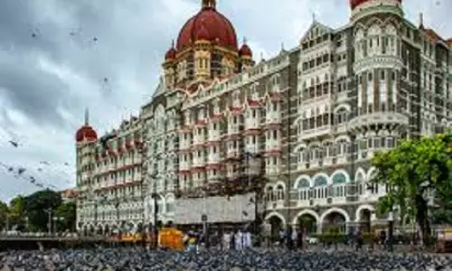 Bomb Threat on Mumbai Taj Hotel: తాజ్‌హోటల్‌కు బాంబు బెదిరింపు... కరాచీ నుంచి కాల్!