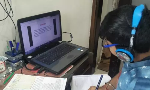 Online classes: ఆన్‌లైన్ చదువు..పేద విద్యార్ధులకు బరువు!