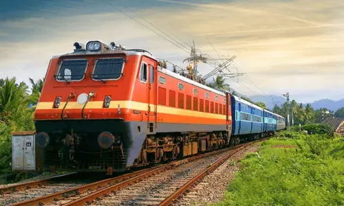 Indian Railways: దేశ రైల్వే చరిత్రలో తొలి సారి సరికొత్త రికార్డ్.. Indian Railways: దేశ రైల్వే చరిత్రలో తొలి సారి సరికొత్త రికార్డ్..