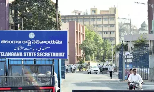 Demolition of Telangana secretariat: క్షణాల్లో సెక్రటేరియట్ కూల్చివేతకు రంగం సిద్ధం! Demolition of Telangana secretariat: క్షణాల్లో సెక్రటేరియట్ కూల్చివేతకు రంగం సిద్ధం!