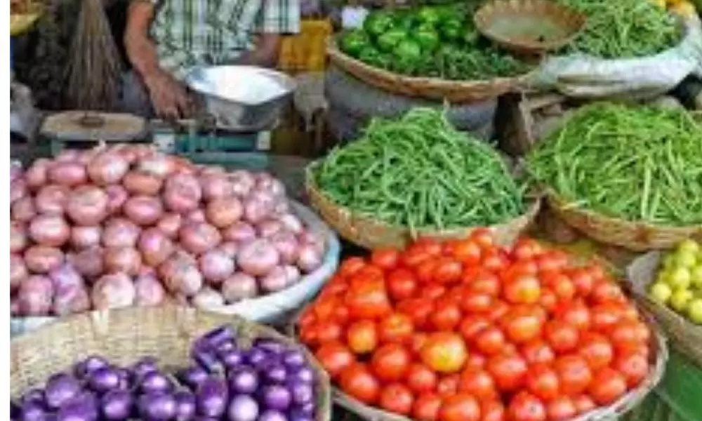 Vegetable Price Rise in Hyderabad : ఆకాశాన్నంటుతున్న కూరగాయల ధరలు..