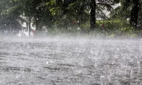 Villagers Fear From Rain: వర్షం వస్తే చాలు ఆ గ్రామస్థులకు వణుకే!