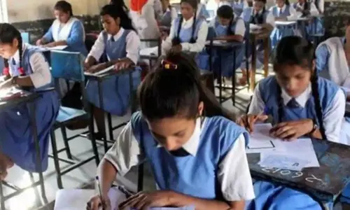 Karnataka SSLC Exam 2020: 32 మంది టెన్త్ విద్యార్థులకు కరోనా! Karnataka SSLC Exam 2020: 32 మంది టెన్త్ విద్యార్థులకు కరోనా!