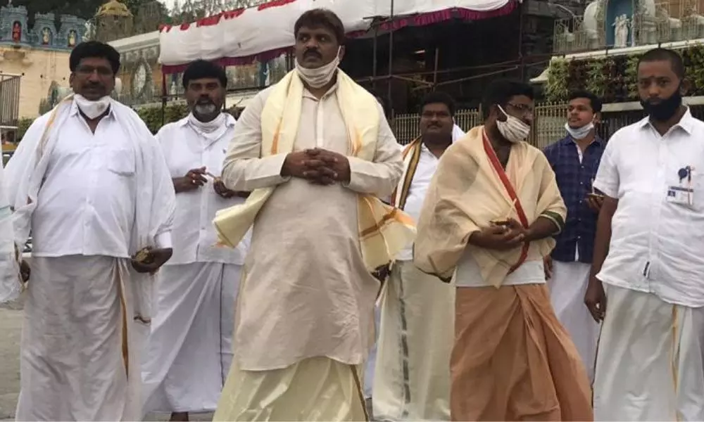 Hyderabad Mayor Visits Thirupathi: శ్రీవారిని దర్శించుకున్న మేయర్‌..