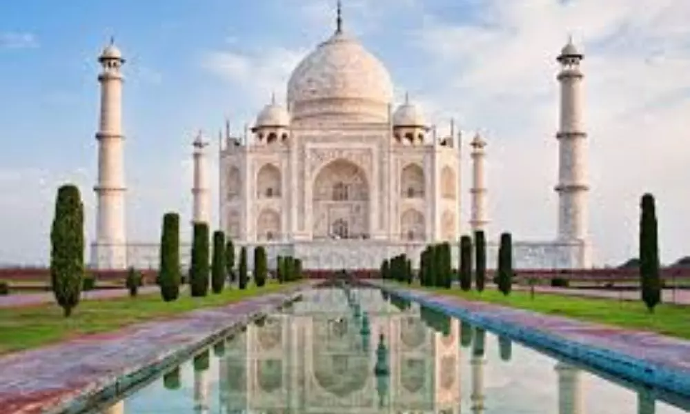 Corona Effect on Taj Mahal Visiting: తాజ్‌మహాల్ సహా పలు స్మారక చిహ్నాల మూసివేత