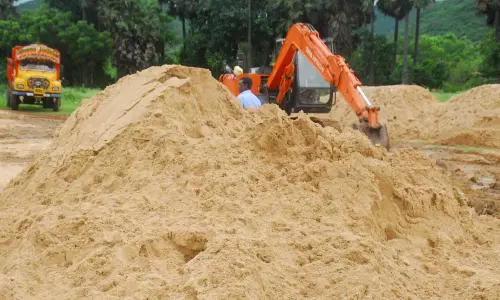Sand Shortage in Ongole: ఏపీలో ఇసుక ఇక్కట్లు! Sand Shortage in Ongole: ఏపీలో ఇసుక ఇక్కట్లు!