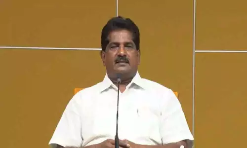 MLC Ashok Babu Comments on AP Govt: ఇళ్ల స్థలాల పేరుతో ప్రభుత్వం రూ.3వేల కోట్ల కుంభకోణానికి పాల్పడింది MLC Ashok Babu Comments on AP Govt: ఇళ్ల స్థలాల పేరుతో ప్రభుత్వం రూ.3వేల కోట్ల కుంభకోణానికి పాల్పడింది