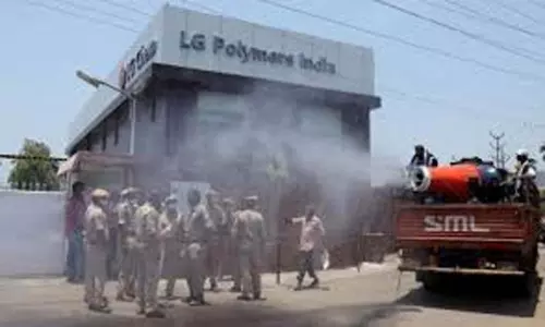 Vizag gas leak latest updates: నిర్లక్ష్యంతోనే ఎల్జీ పాలిమర్స్ లో భారీ ప్రమాదం