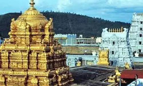 Other religious material along with Sapthagiri: సప్తగిరితో పాటు అన్యమత పుస్తకం.. టీటీడీ పాలకమండలి ఫిర్యాదు Other religious material along with Sapthagiri: సప్తగిరితో పాటు అన్యమత పుస్తకం.. టీటీడీ పాలకమండలి ఫిర్యాదు
